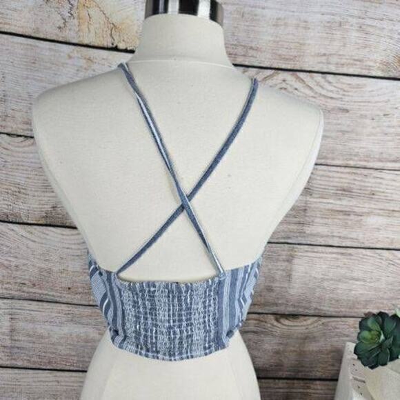 American‎ Eagle Outfitters Women's Striped Blue White Crop Top Size Medium - Picture 4 of 7
